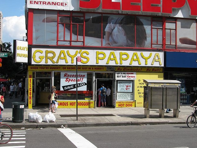 gray's papaya hot dogs new york